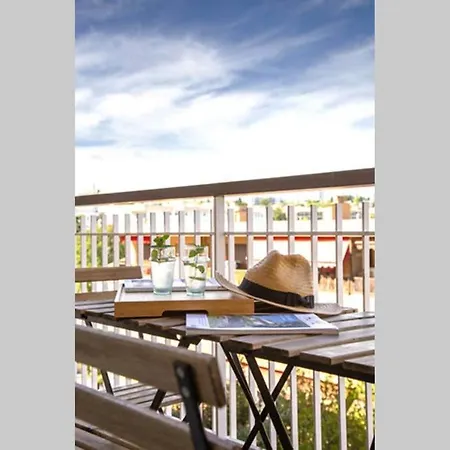 Juan Les Pins, Pres De La